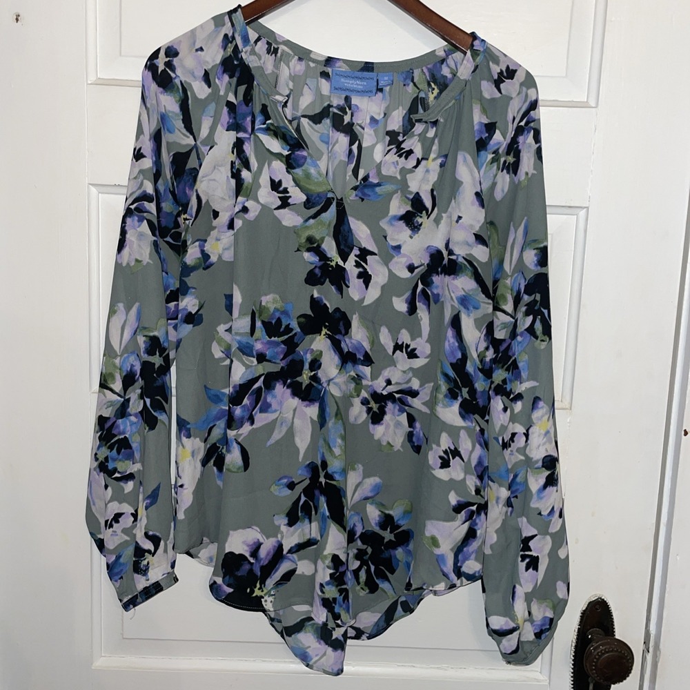 Simply Vera Wang Blouse Medium Abstract Floral Gray Blue Purple